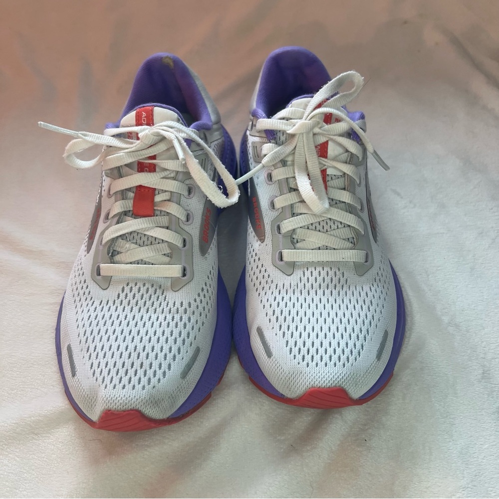 Brooks Women's Grey, Purple and Coral Adrenaline GTS 22 Running Shoes size 7.5